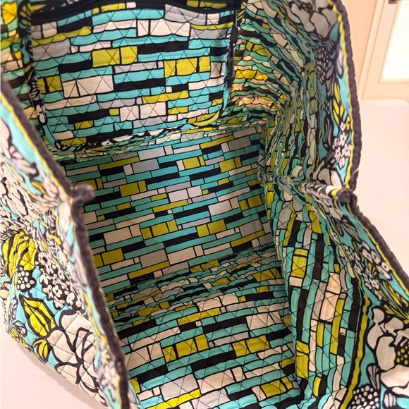 Vera Bradley – Island Blooms Travel Set - Picture 5 of 14